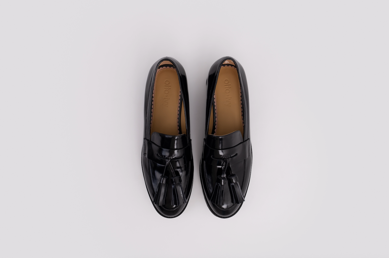Aeriel view of large sized womens shoes in 42-46
