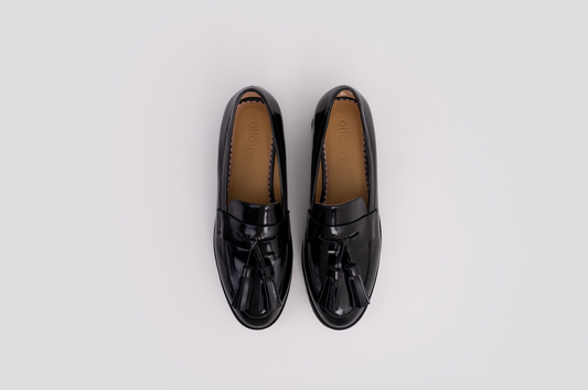 Aeriel view of large sized womens shoes in 42-46