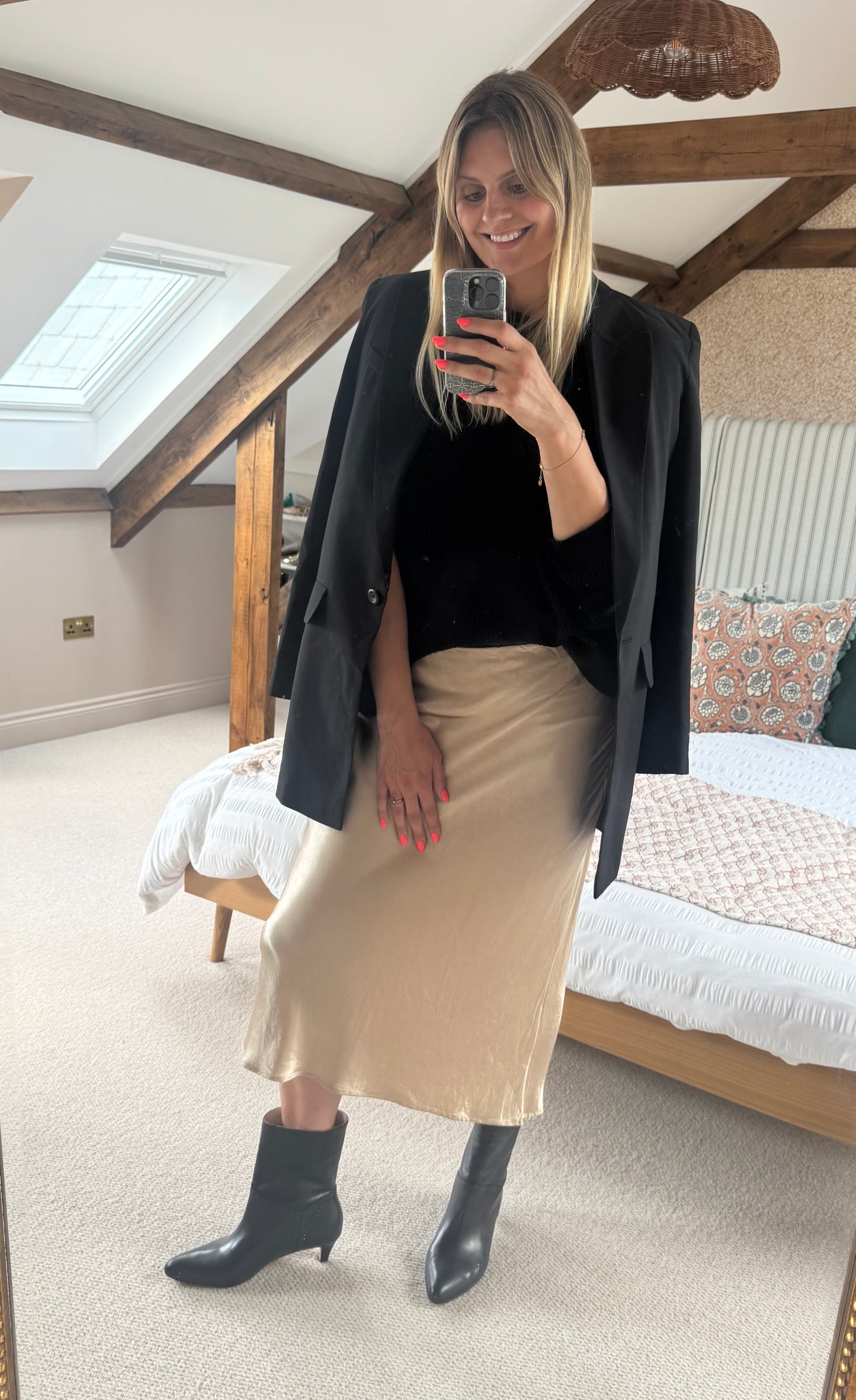 Tall woman wearing large sized womens boots in sizes 8 9 10 11 12