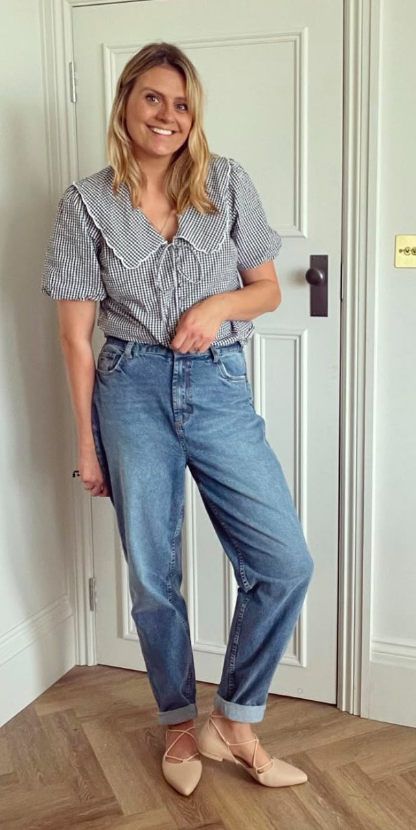 Laura modelling Winnie Flats, available in larger sizes 42-46