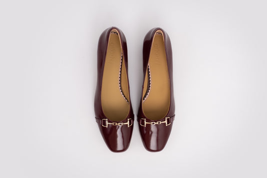 Aerial view of womens large sized red leather court shoe in large UK sizes 8-12