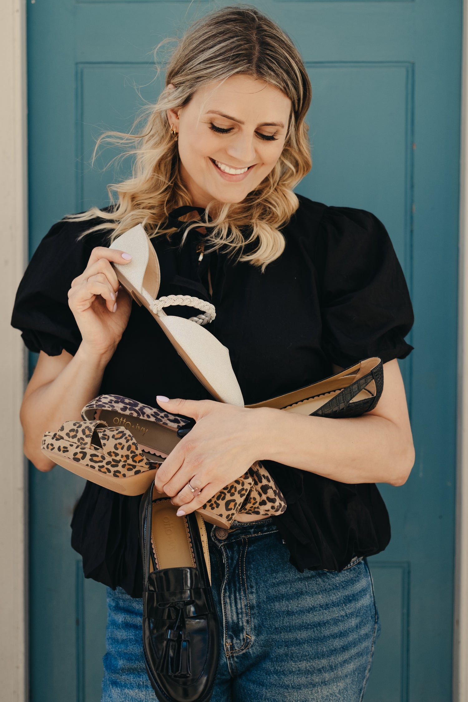 Founder pics of large size shoe brand in sizes 42-46