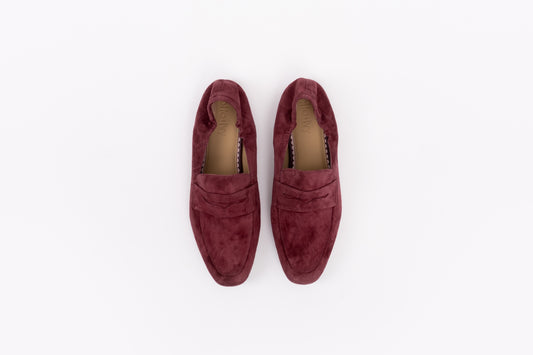 Aerial shot of womens burgundy stretch-back loafer available in large sizes 42 43 44 45 46