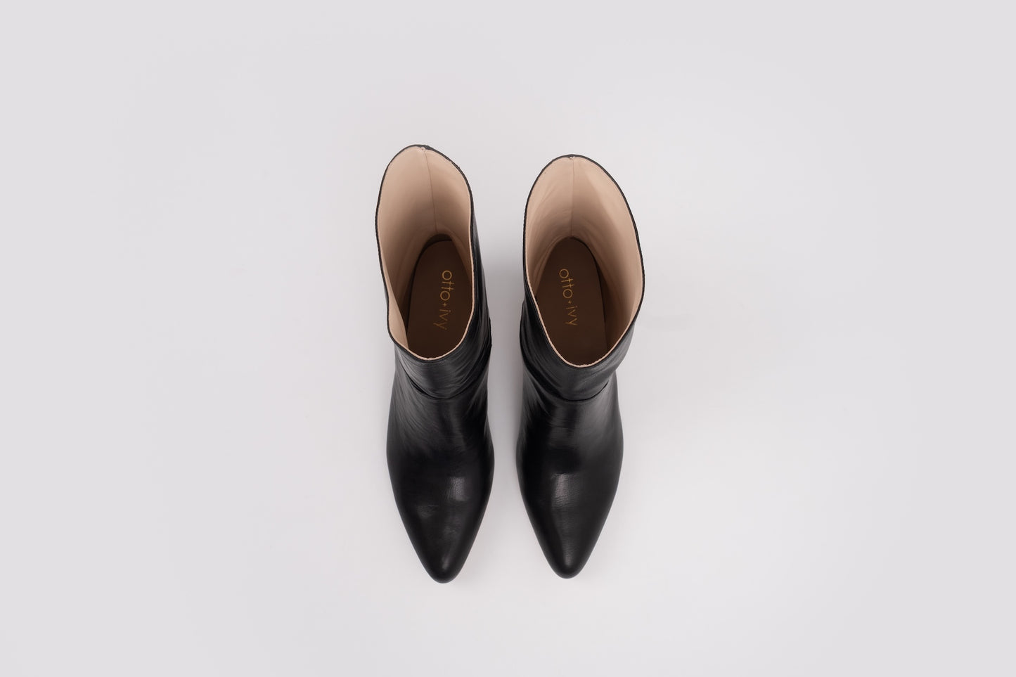 Aerial shot of black boot in lagrer womens sizes 42-46