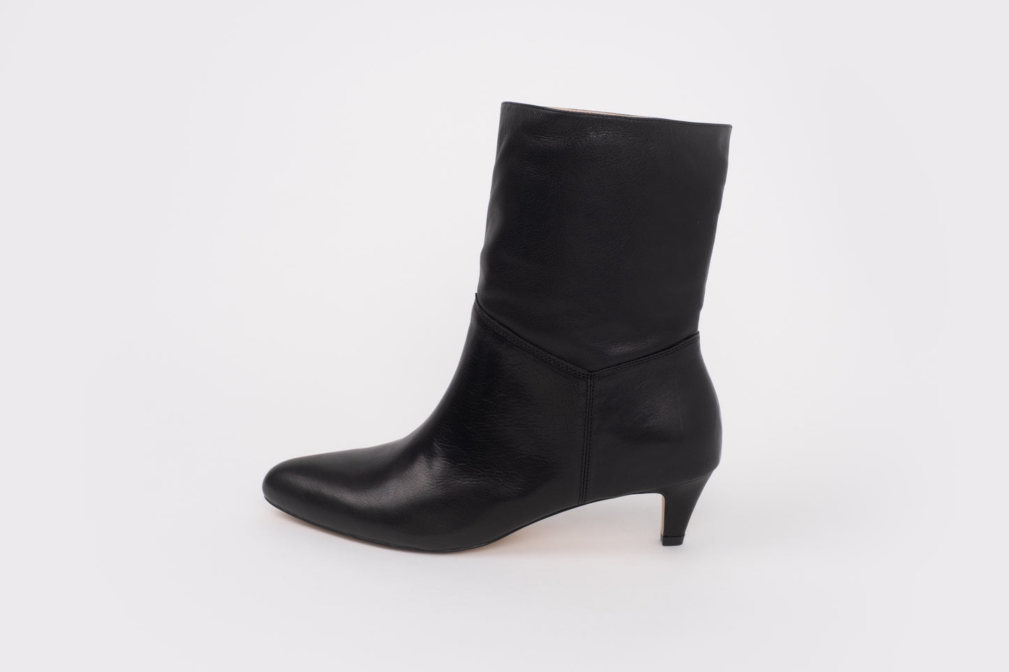 side shot of womens black leather boot in larger sizes 42 43 44 45 46