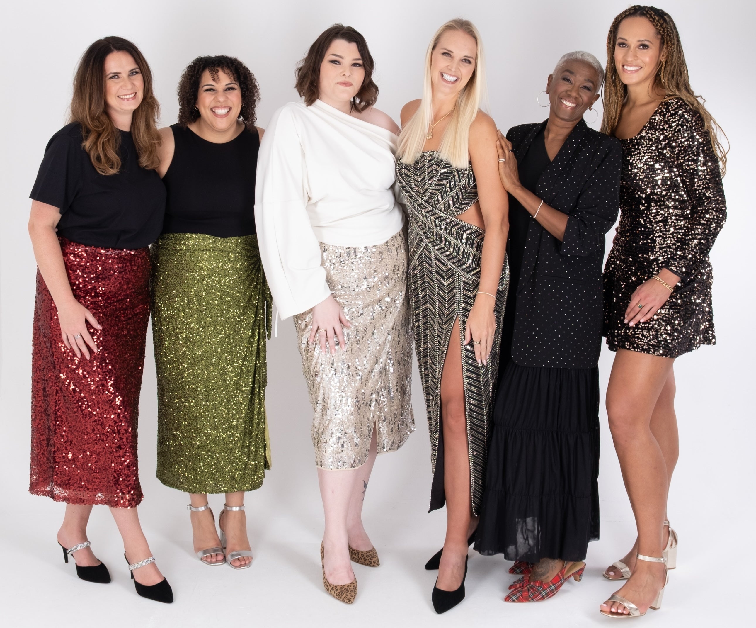 Six real customer models with shoes in sizes 42-46.