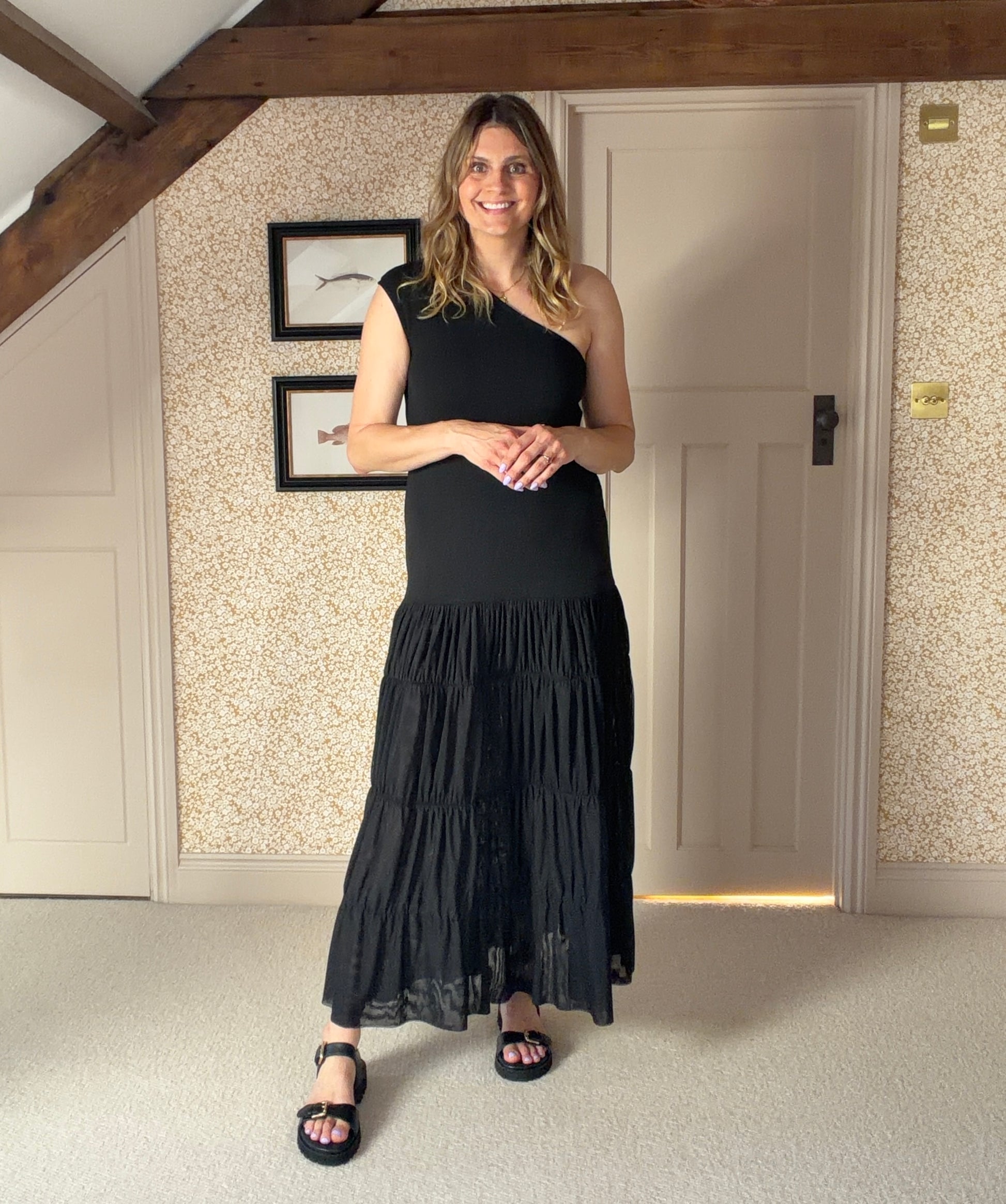 tall woman with big feet wearing large size black chunky sandals in sizes 42 43 44 45 46 