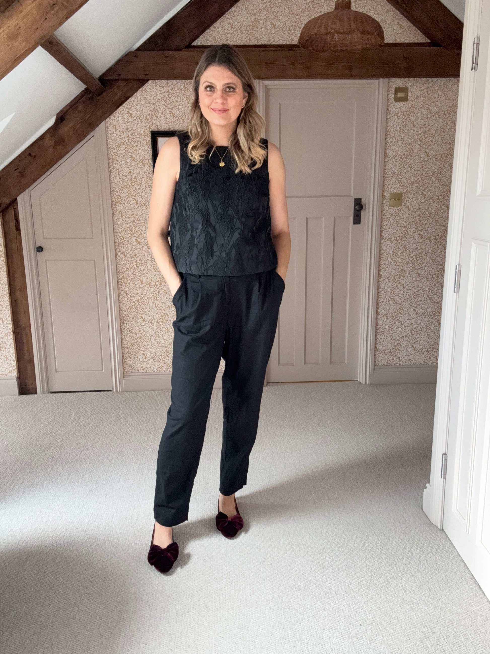 Large size womens berry velvet bow flats in sizes 42-46