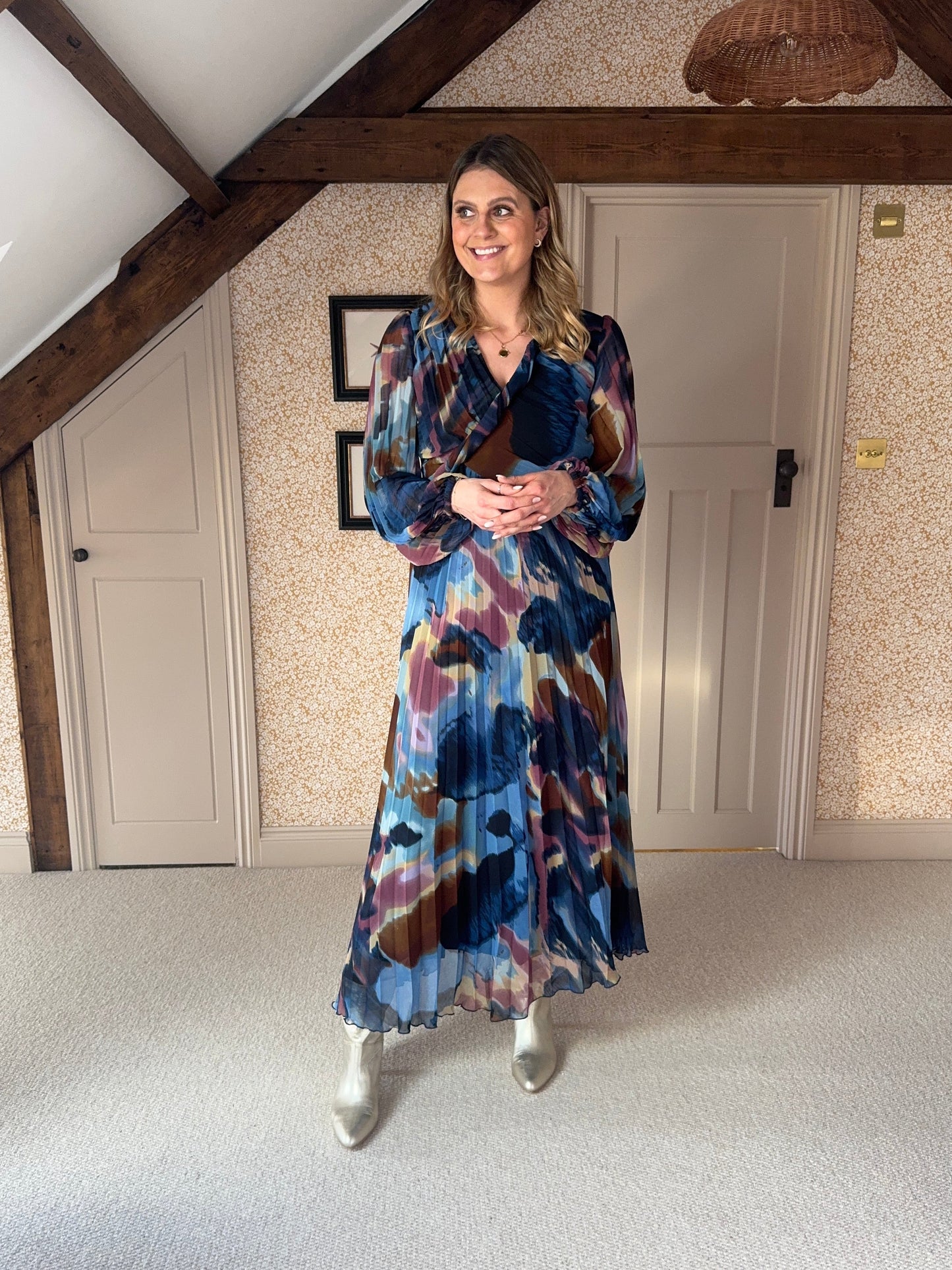 womens gold large sized kitten leather boots size 8 9 10 11 12