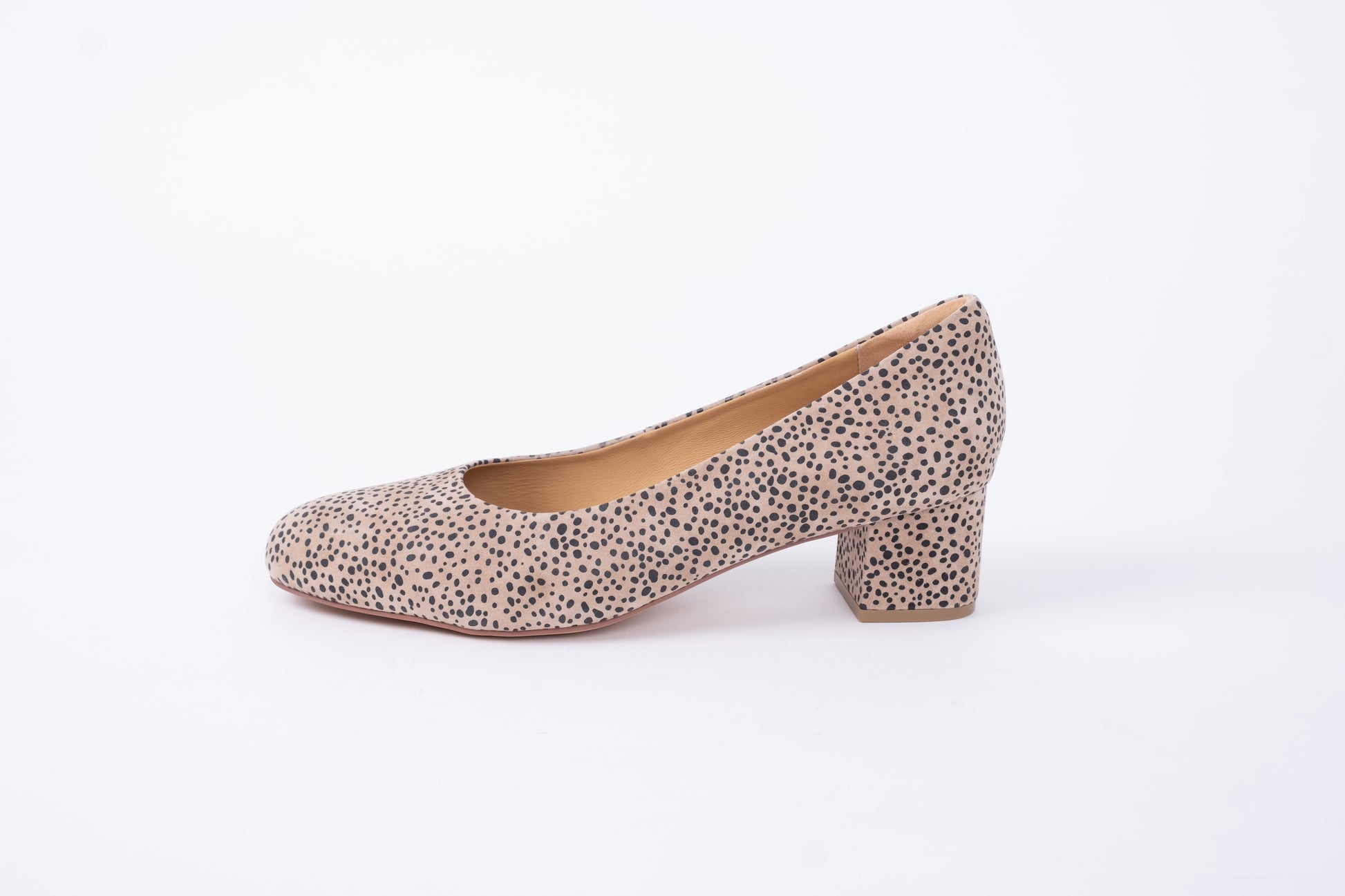 Side profile of Lily Court in Cheetah print. Low heeled womens shoe available in larger sizes UK 8 -12